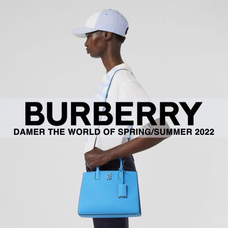 Burberry katalog | DAMER The World of Spring-Summer 2022 | 4.4.2022 - 4.6.2022