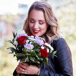 Blomstrende kærlighed på tilbud til 239,95 kr. hos Euroflorist