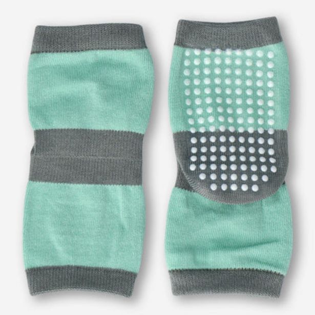 Yoga socks. M/L på tilbud til 1,5 kr. hos Flying Tiger