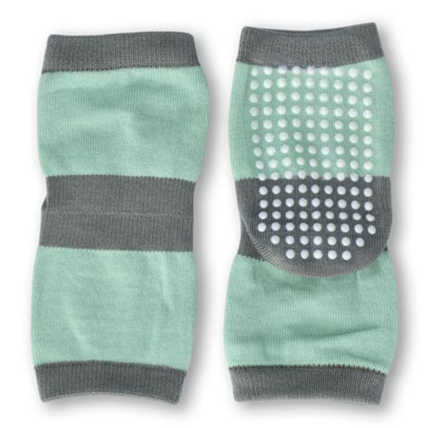 Yoga socks. M/L på tilbud til 1,5 kr. hos Flying Tiger