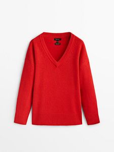 V-Neck Cape Sweater på tilbud til 999 kr. hos Massimo Dutti