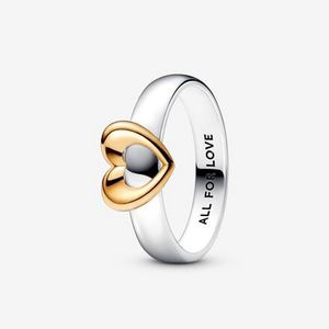 Totonet og stabelbar ring med funklende hjerte på tilbud til 599 kr. hos Pandora