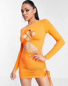 SIMMI - Orange minikjole med udskæring ved bryst og talje på tilbud til 148 kr. hos Asos