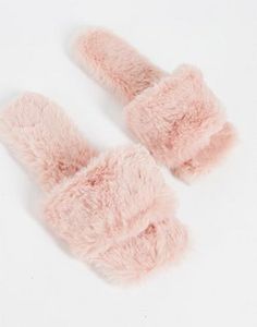 Loungeable - Lyserøde fluffy slippers med firkantet tå på tilbud til 112 kr. hos Asos